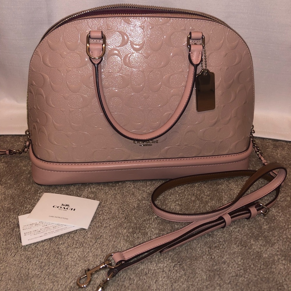 Authentic Coach - Style: Sierra